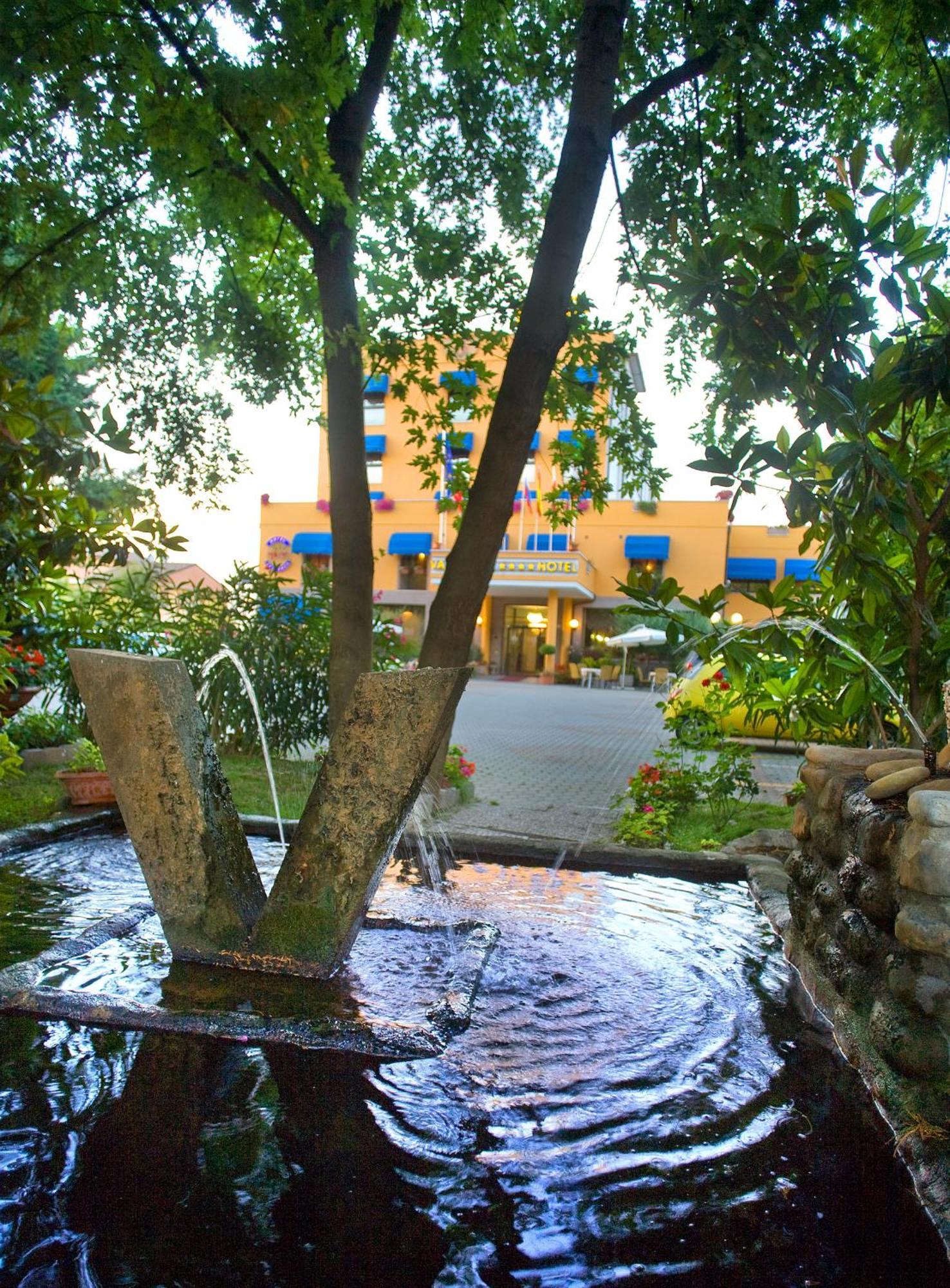 Valdenza Hotel Campegine Exterior photo